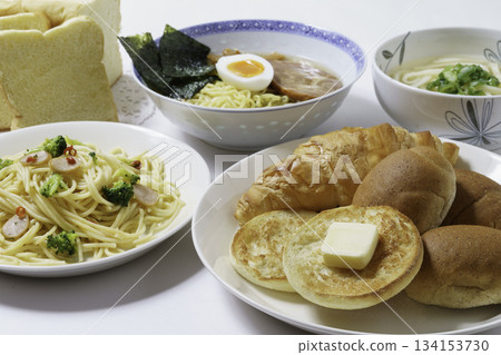 用小麥製成的無麩質食品 134153730