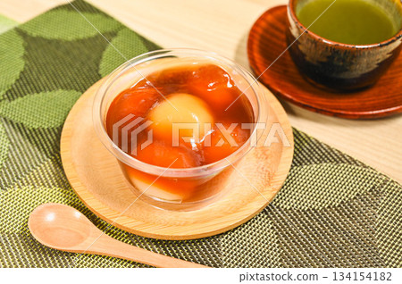 High-quality mitarashi dango 134154182