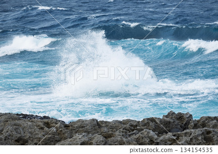 January 8, 2020 Kikaijima, rough Pacific Ocean Record of the day of the JAC3830 runway deviation accident Wave crest 134154535