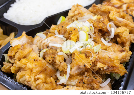 Delicious Chinese bento, fried chicken bento Delicious Chinese bento, fried chicken bento 134156757