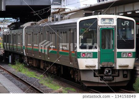 Yamagata Line/Ou Main Line 719 series train stopped at Yamagata Station (Yonezawa ⇔ Yamagata) 134158849