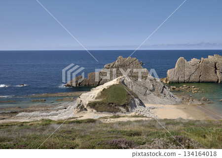 Broken coast at Liencres Cantabria. Rock formations 134164018