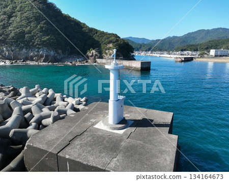 Hiwasa Port Ichimonji Tsutsumi East Lighthouse, Minami Town, Tokushima Prefecture 134164673