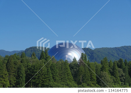 從鄉間眺望福井縣立恐龍博物館的恐龍館 134164775