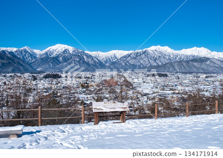 從大町公園眺望北阿爾卑斯山（冬季） 134171914