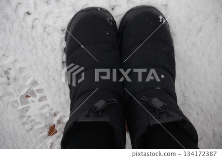 Snow boots (up) 134172387