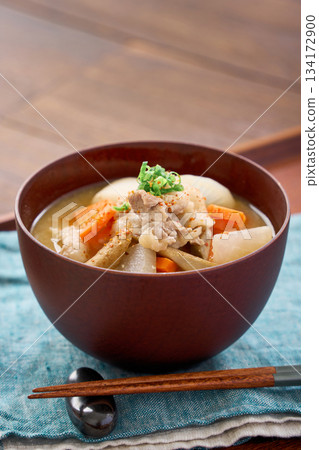 Tonjiru (miso soup with lots of pork and root vegetables) Tonjiru (miso soup with lots of pork and root vegetables) 134172900