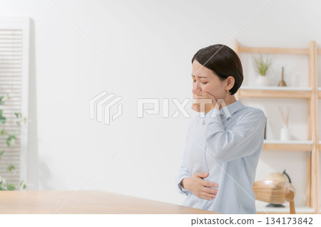 一個健康狀況不佳的女人 一個健康狀況不佳的女人 134173842