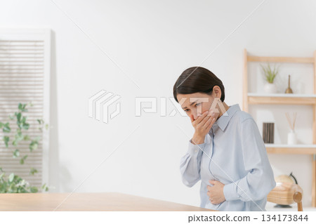 一個健康狀況不佳的女人 一個健康狀況不佳的女人 134173844