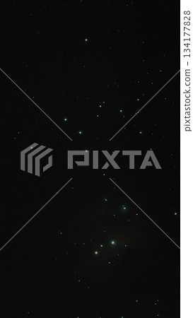 漂浮在美麗宇宙中的星雲 134177828