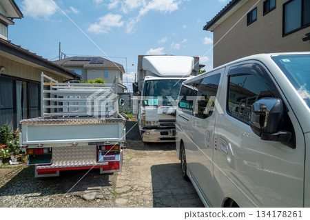 truck, parking place, housing 134178261