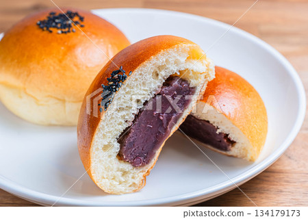 anpan  134179173