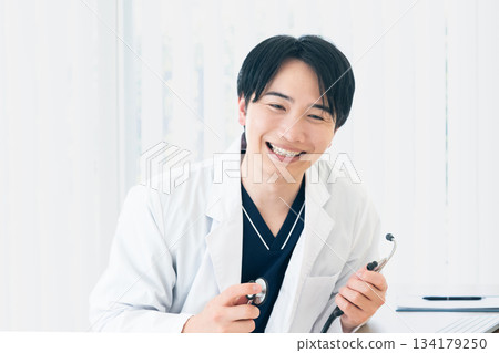 檢查的醫生 134179250