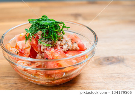 Tomato and tuna salad 134179506