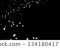 黑色背景上的白色和淺藍色圓點紋理 134180417