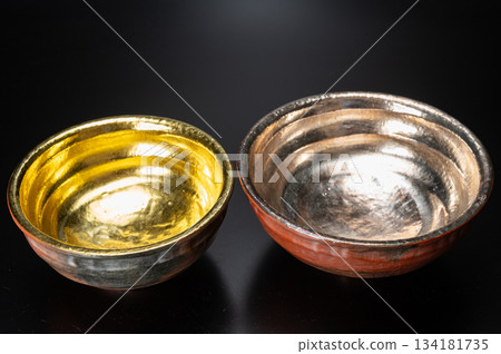 Red Raku Shimadai Tea Bowls, Gold and Silver Pair 3 | A gorgeous pair of Raku ware tea bowls by Kawasaki Waraku 134181735