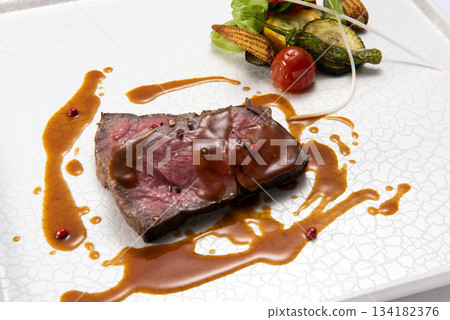 飯店套餐：烤牛肉 134182376