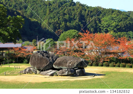 秋天的石舞台古墳 134182832