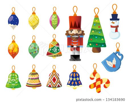 一連串精美閃亮的聖誕裝飾品 134183690
