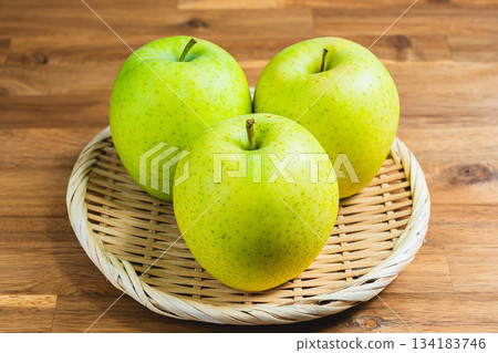 Wang Lin apple Wang Lin apple 134183746