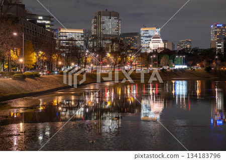東京：霞關夜景，日本的中心 134183796