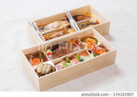 Images of bento and osechi side dishes 134183907