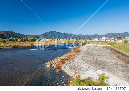 Early winter scenery of the Katsura River, Kyoto City 134184797