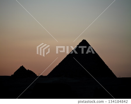 門卡烏拉金字塔的輪廓 134184842