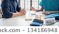 A doctor explaining to patient 134186948