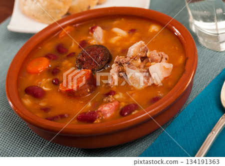 Fabada asturiana Fabada asturiana 134191363