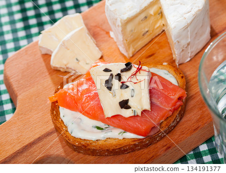 Bruschetta with salmon and cambozola 134191377