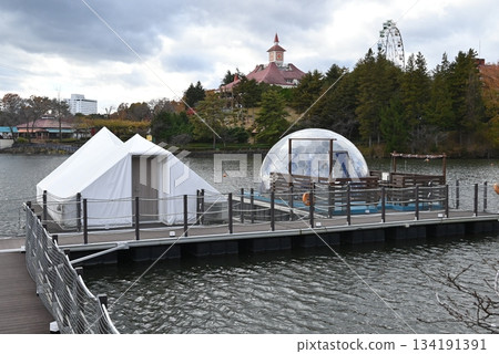 一個可以搭乘天鵝船和遊船的遊樂園 134191391