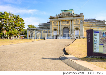 [Nara Prefecture] Historic architecture and blue sky at Nara National Museum, Nara City (photographed on December 2, 2025) 134193542
