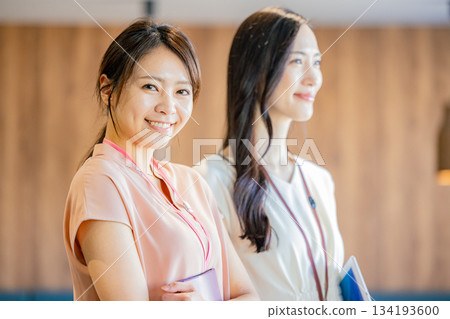 女商人，在辦公室 134193600