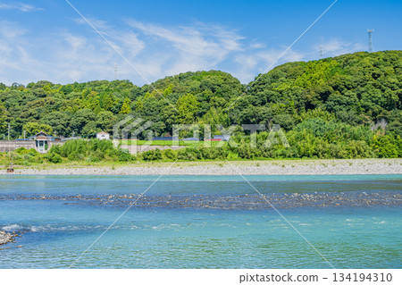 The Tenryu River and cityscape of Hamamatsu City (Shizuoka Prefecture) 134194310