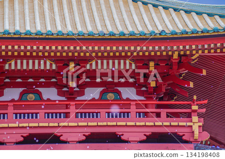 Spring cherry blossoms and Kodosan (Yokohama) 134198408