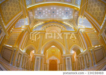 金光閃耀的大廳 金光閃耀的大廳 134198469