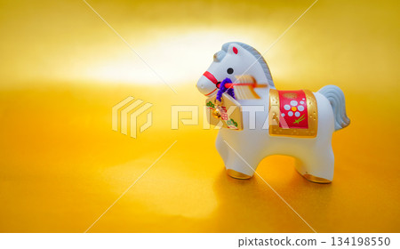 Horse holding a target arrow (New Year's card material) 134198550