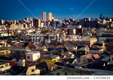 荒川區市中心屋頂街景 134198626