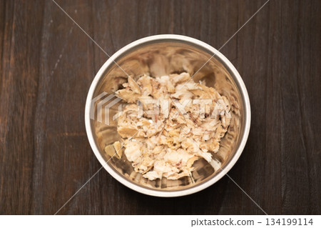 Boiled fish white meat, shredded Boiled fish white meat, shredded 134199114