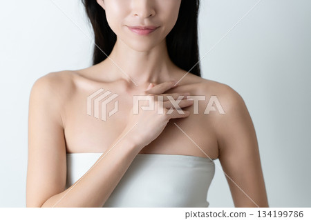 護膚女性 護膚女性 134199786