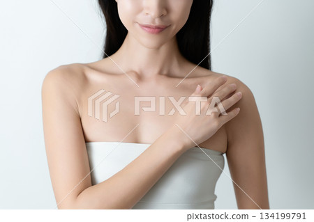 護膚女性 護膚女性 134199791