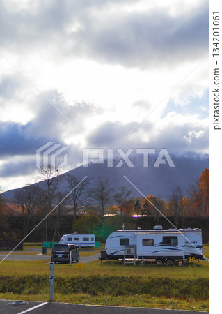 秋日的羊蹄山，沐浴在晨光中 134201061