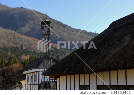 探索福島(鋼製防火瞭望塔建於江戶時代至昭和初期。)大內宿,下鄉町,南會津區 探索福島(鋼製防火瞭望塔建於江戶時代至昭和初期。)大內宿,下鄉町,南會津區 134203461