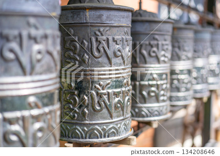 亞洲舊市集的轉經筒 亞洲舊市集的轉經筒 134208646