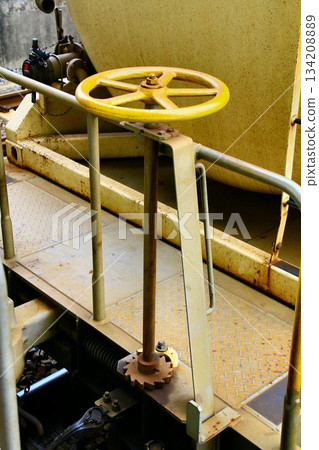 Hand brake (handle) of container freight car 134208889