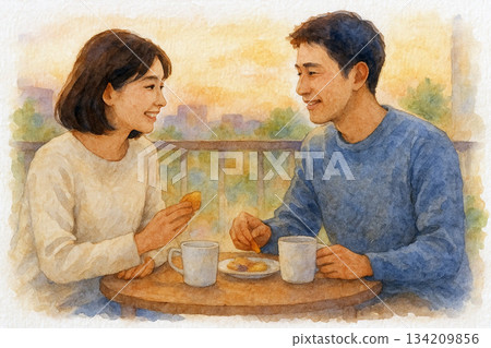 一對日本夫婦在傍晚時分在露臺上享用簡餐。 134209856