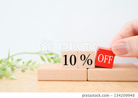 Discount sale image of a wooden block showing 10% off. Discount sale image of a wooden block showing 10% off. 134209948