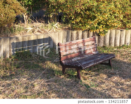 Park bench C 134211857