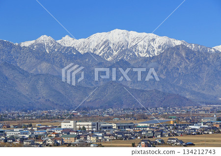 初冬的安曇野和北阿爾卑斯山 134212743